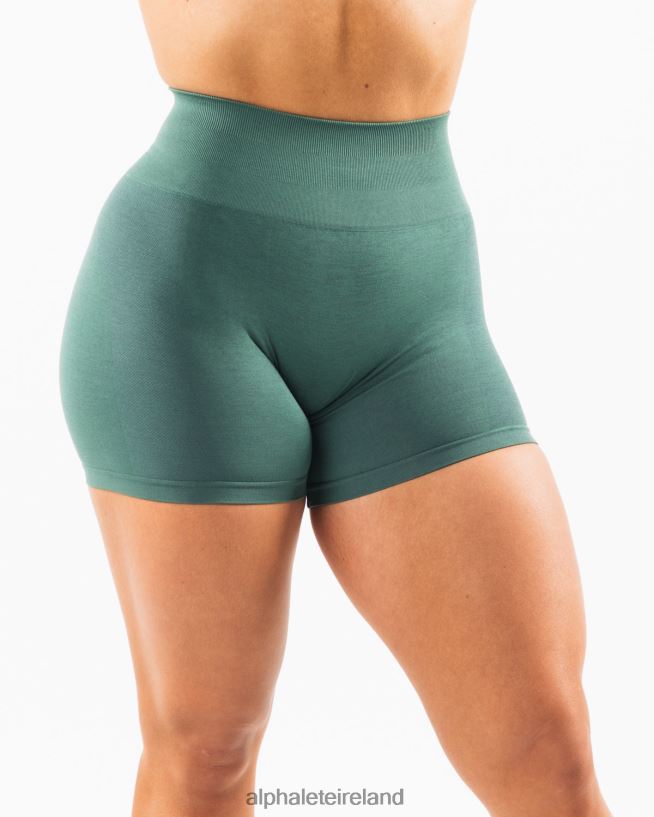 Clothing IE Alphalete Women Amplify Short 4.5