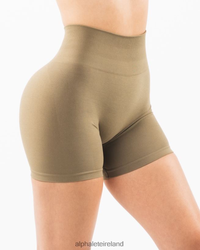 Clothing IE Alphalete Women Amplify Short 4.5
